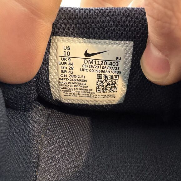 Nike Legend Essential 3 Next Nature Obsidian Mens 10 Top Sneakers DM1120-403 - Picture 8 of 8